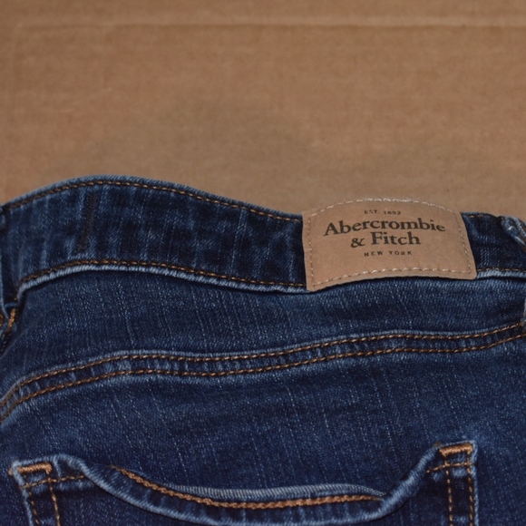Abercrombie and Fitch 6L women jeans - Picture 2 of 3